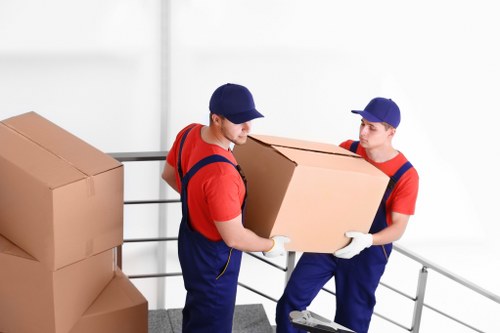 Person using an accessible Kennington Movers website with assistive technology