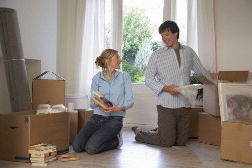 Packing fragile household items for a Kennington relocation